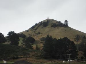 cairn-erected-to-sir-john-mckenzie-on-puketapu-hill-small